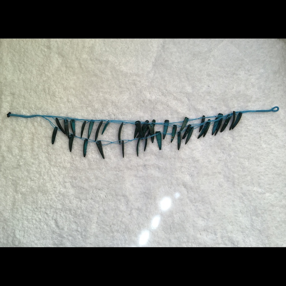 ✨NEW✨ Blue Layered Bamboo Wood Wind Chime Necklace - Picture 5 of 5